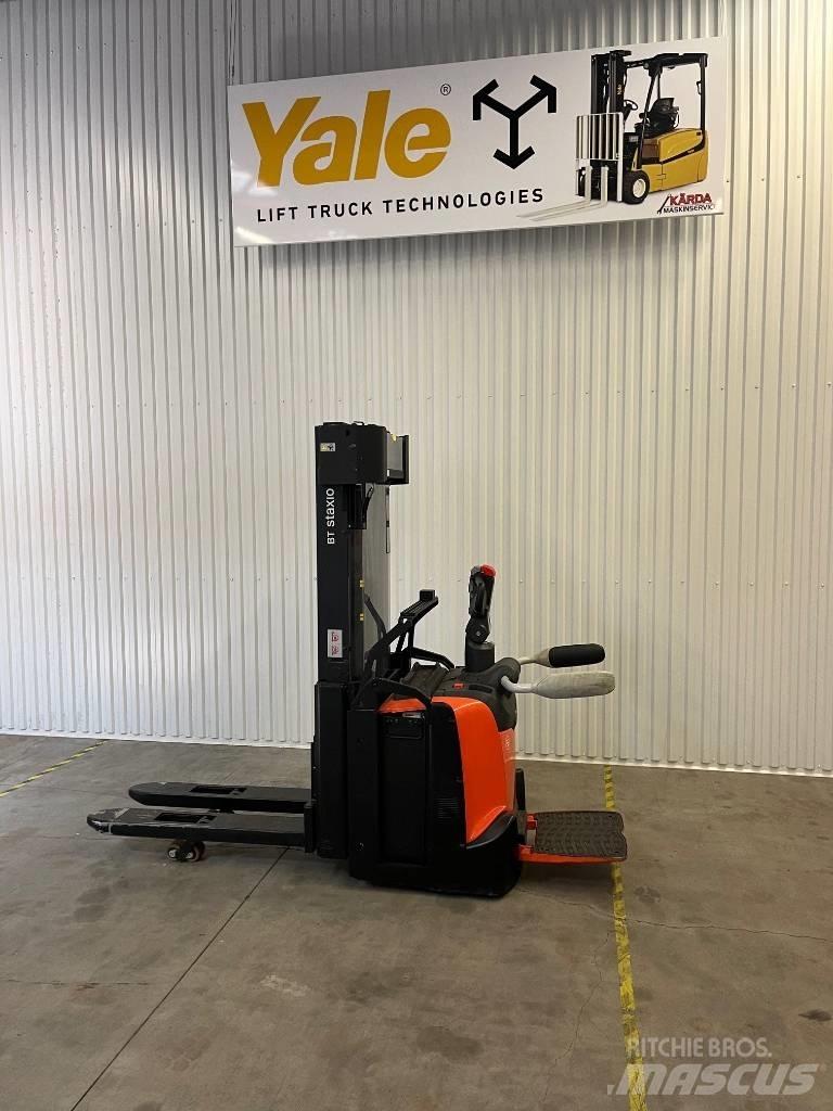 BT SPE140L Empilhador para operador externo