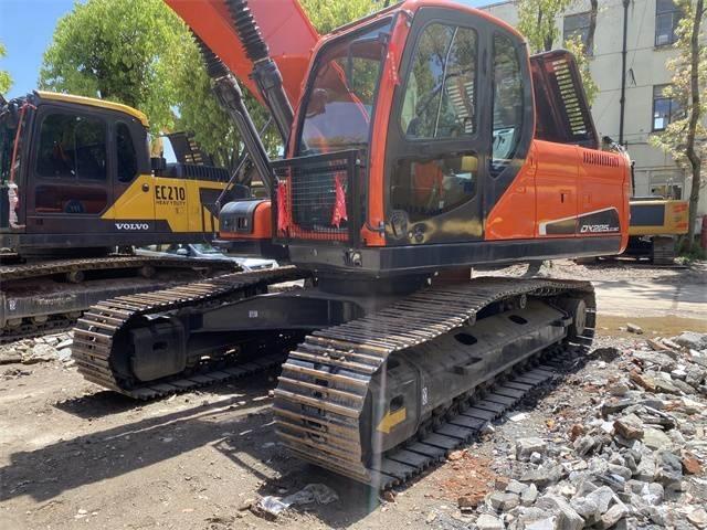 Doosan DX 225 LC Escavadoras de rastos