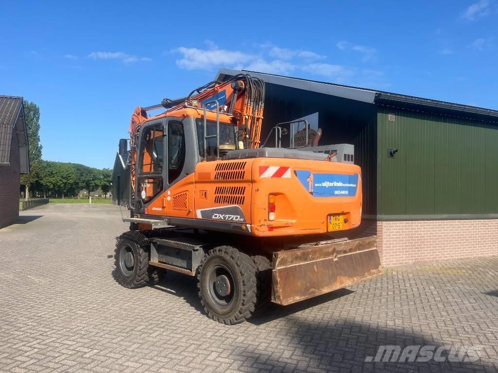 Doosan DX 170 W-5 Escavadoras de rodas