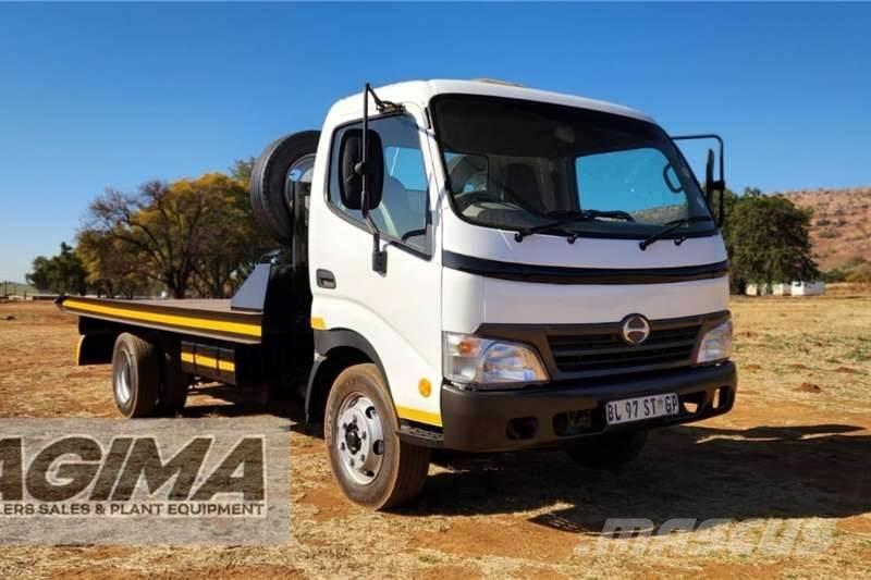 Hino 300 Roll Back Outros Camiões
