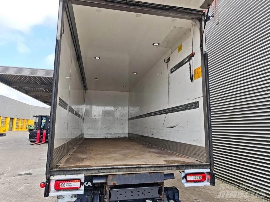 Volvo FM 340 4x2 Camiões de caixa fechada