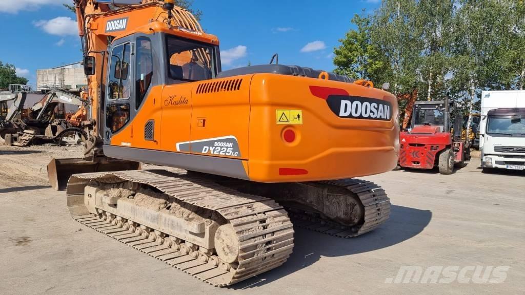 Doosan DX 225 Escavadoras de rastos