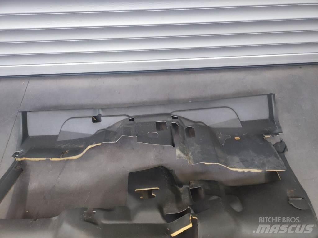 Nissan Floor Mat Cabines e interior