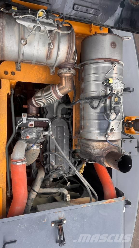 Hyundai HW 180 Escavadoras de rodas