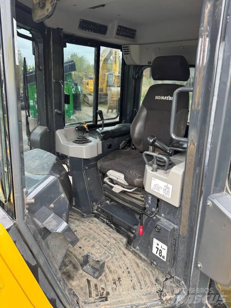 Komatsu D 61 PX-24 Dozers - Tratores rastos