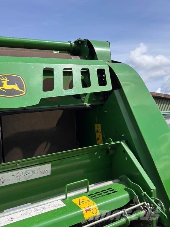 John Deere V461R Enfardadeira de rolos