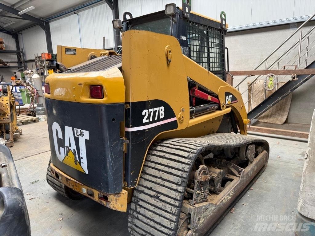 CAT 277B Carregadoras de direcção deslizante