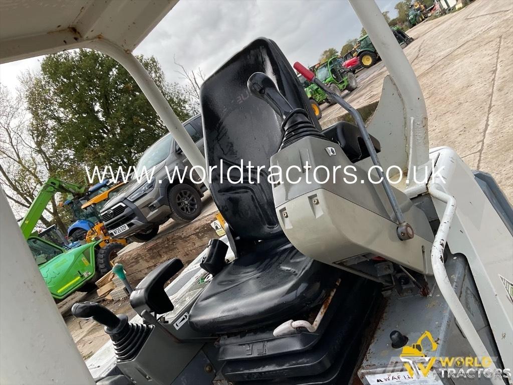 Takeuchi TB 228 Mini Escavadoras <7t