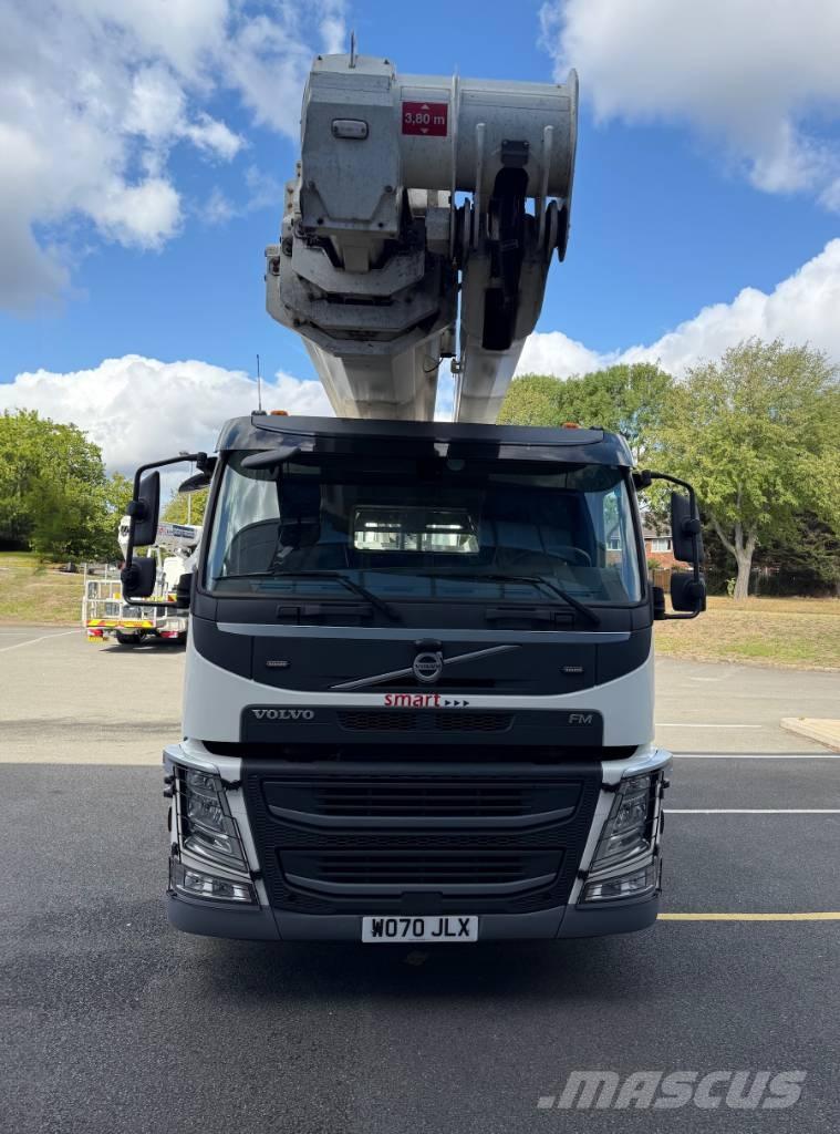 Bronto Skylift S56XR Plataformas aéreas montadas em camião