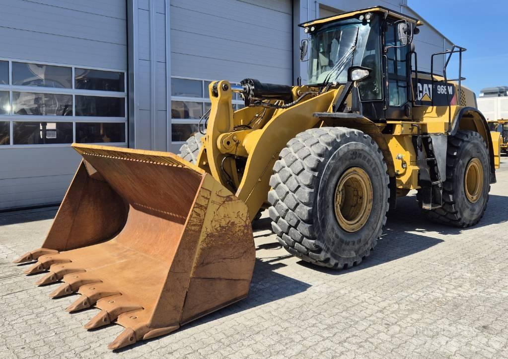 CAT 966M Pás carregadoras de rodas