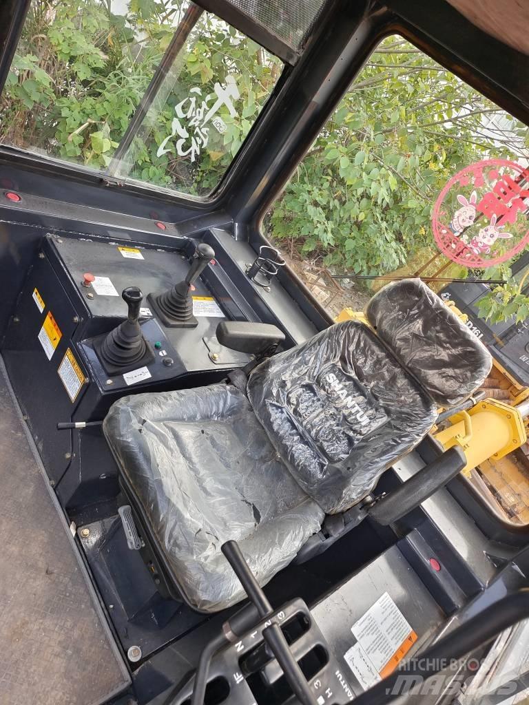 Shantui SD 32 Dozers - Tratores rastos