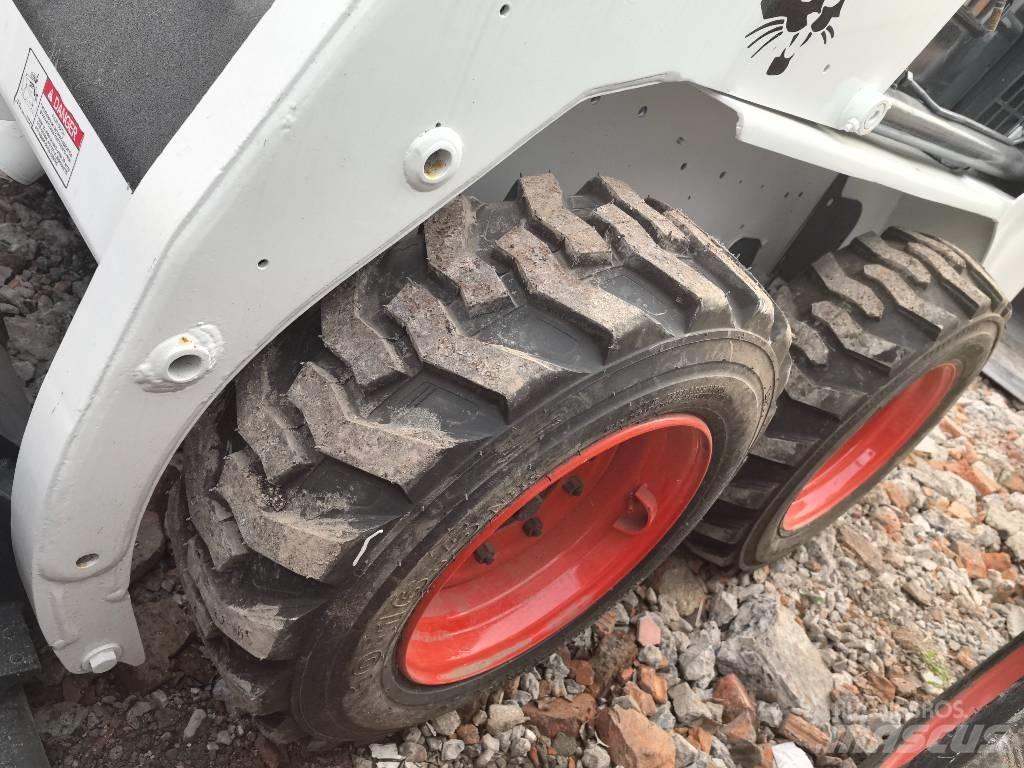 Bobcat S 130 Carregadoras de direcção deslizante