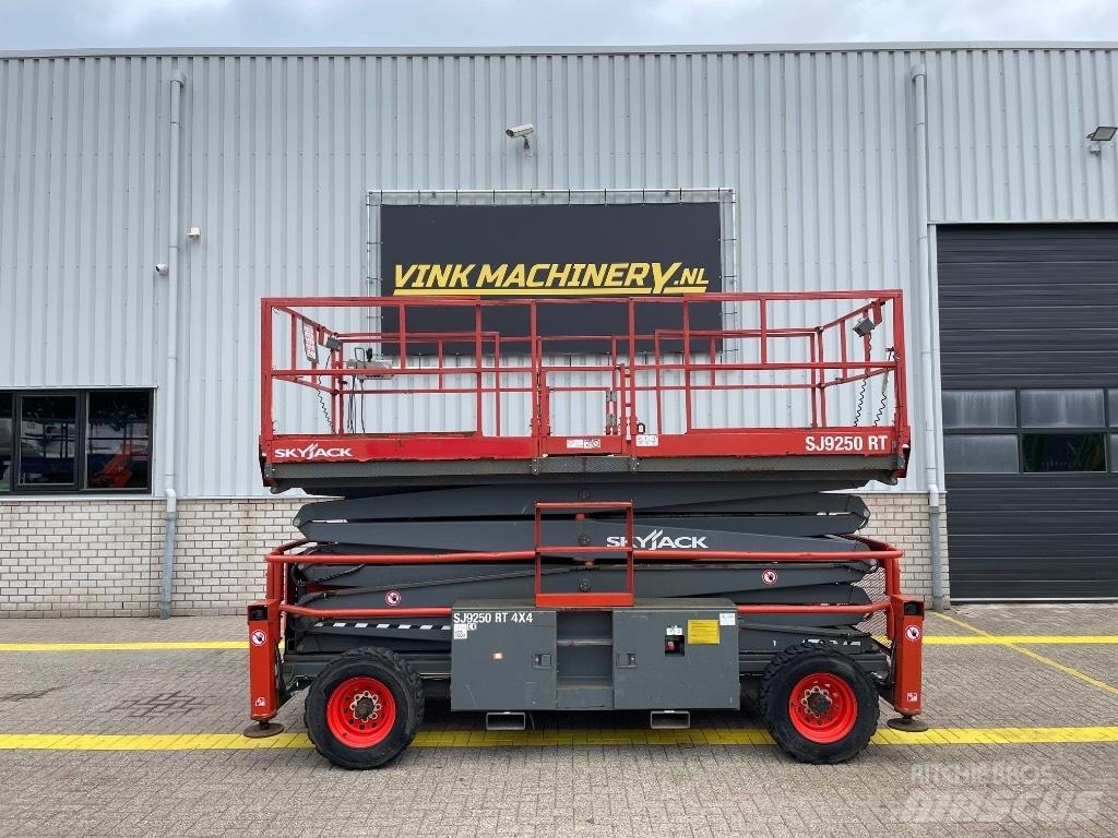 SkyJack SJ 9250 RT Elevadores de tesoura
