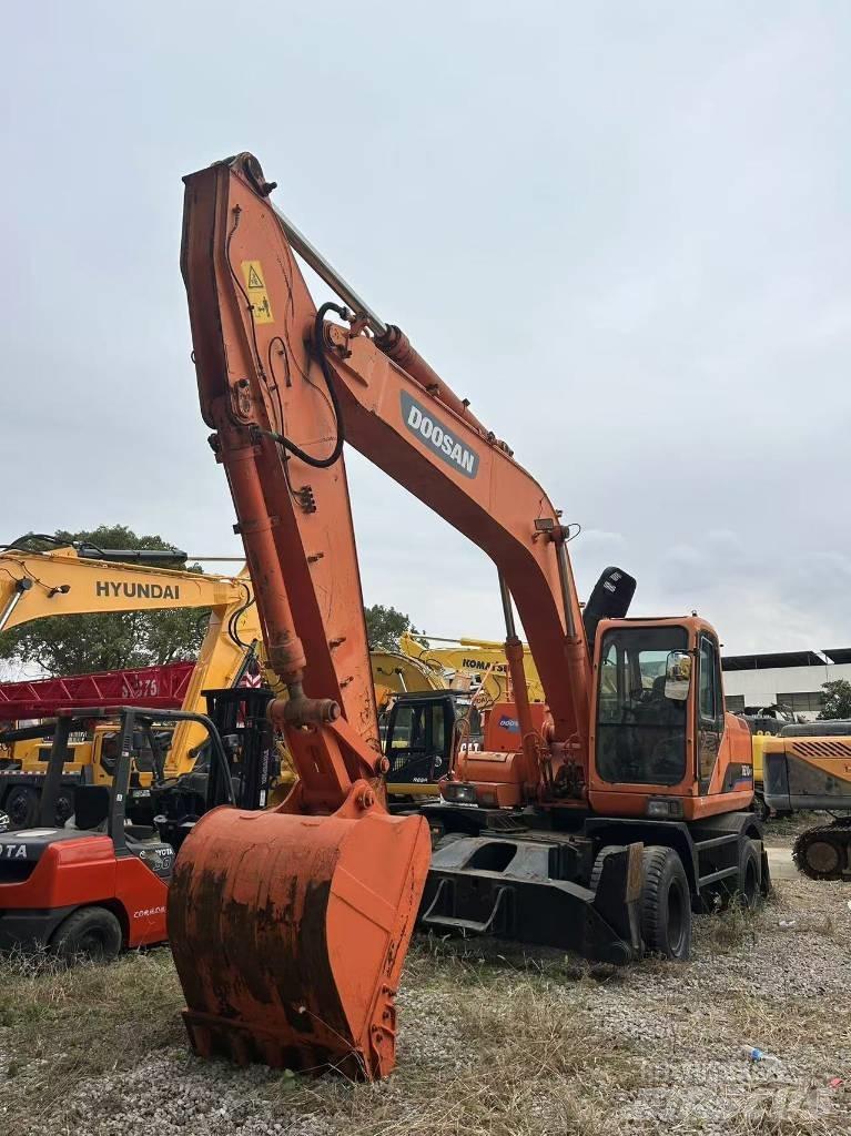 Doosan DH 210 W Escavadoras de rodas