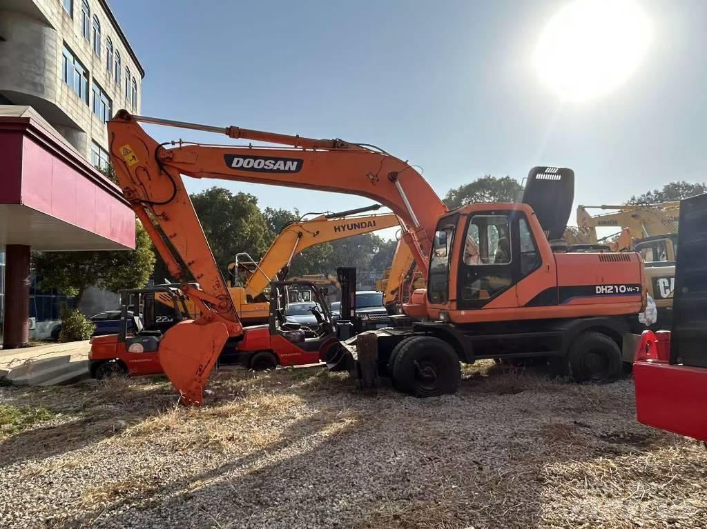Doosan DH 210 W Escavadoras de rodas
