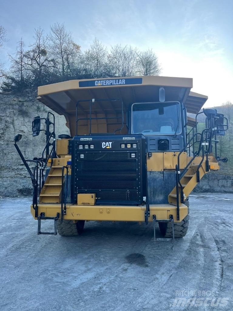 CAT 775 G Camiőes dumper basculantes rígidos