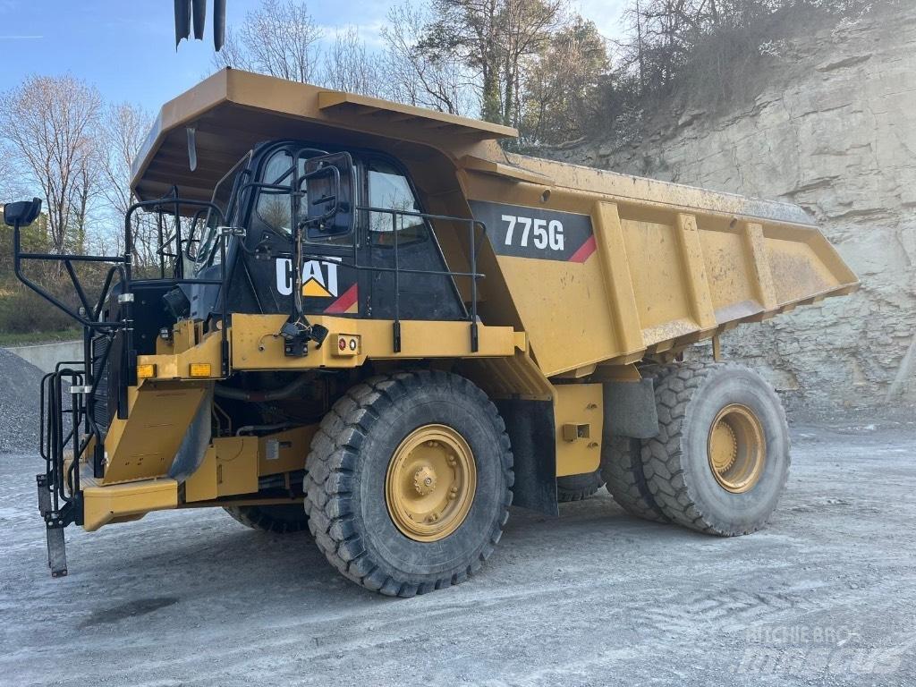 CAT 775 G Camiőes dumper basculantes rígidos