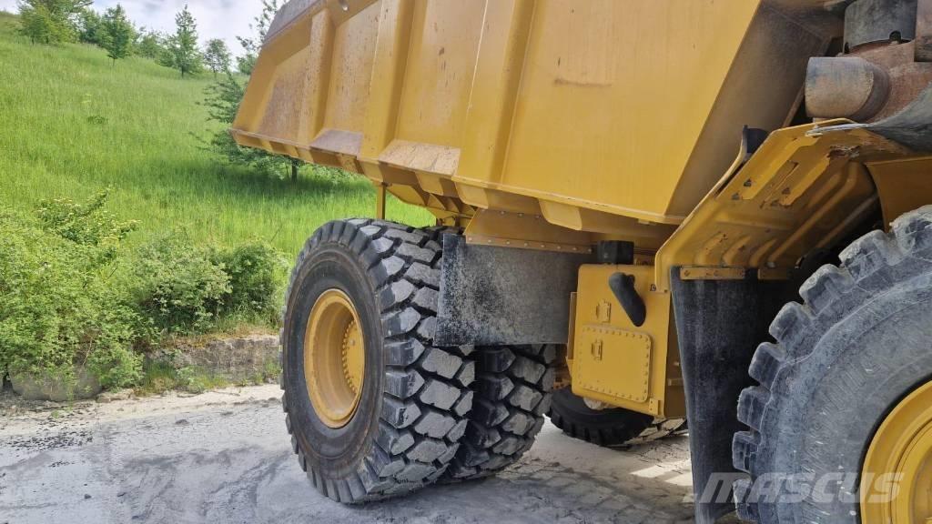 CAT 775 G Camiőes dumper basculantes rígidos