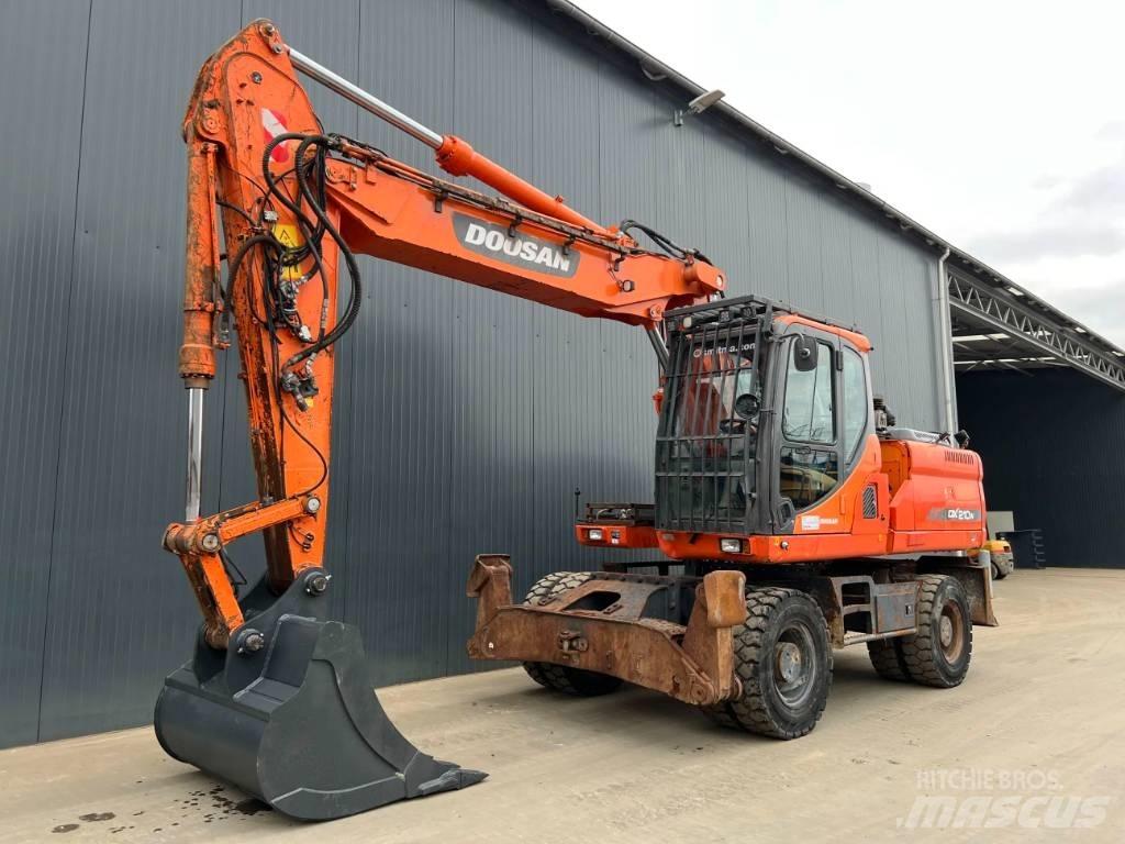 Doosan DX210W Escavadoras de rodas