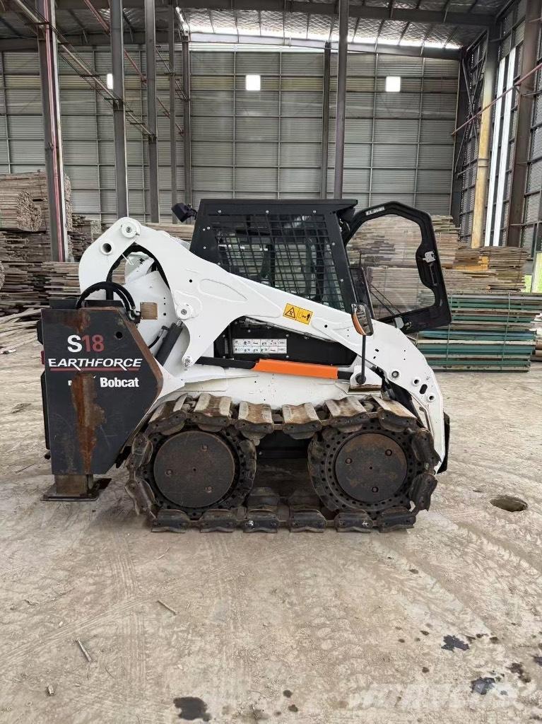 Bobcat S 18 Carregadoras de direcção deslizante