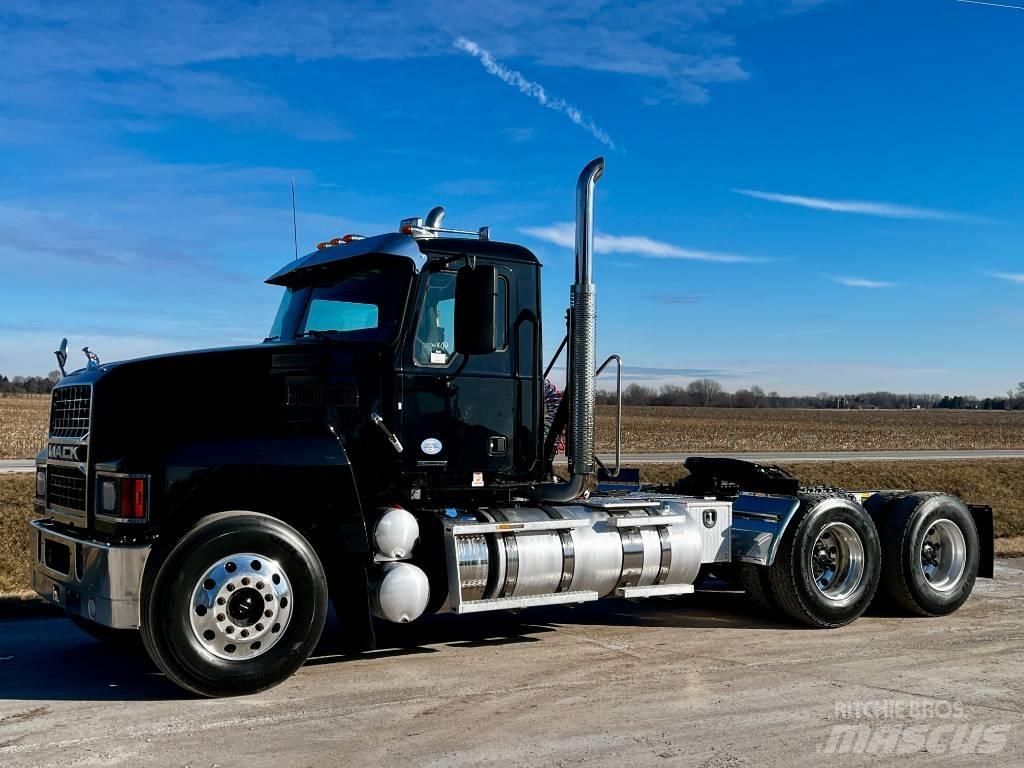 Mack Pinnacle Tractores (camiões)
