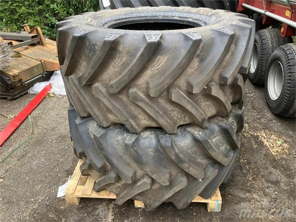 BKT 600/65R28 Pneus Agrícolas