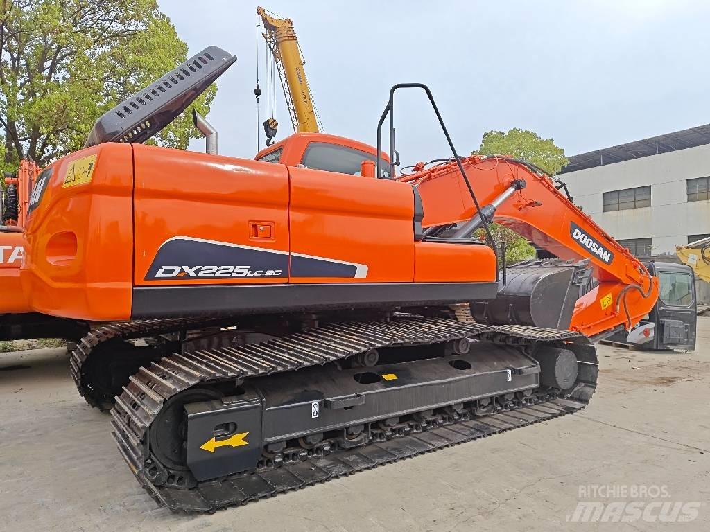 Doosan DX 225 LC-9 Escavadoras de rastos