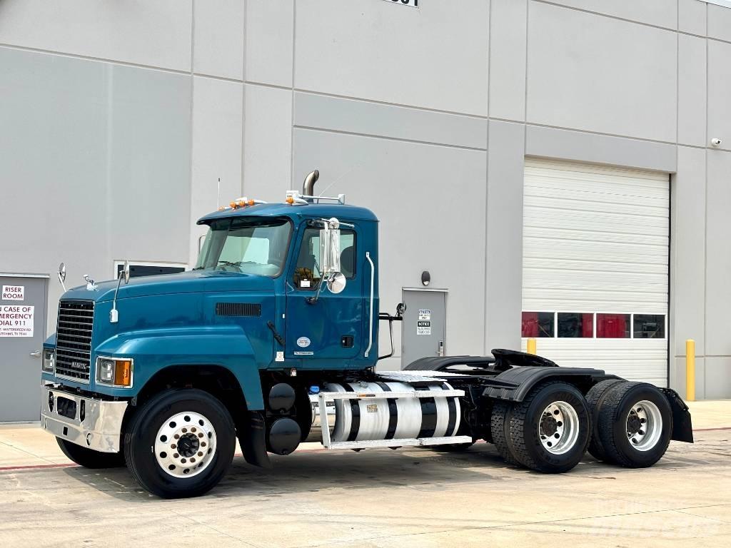 Mack Pinnacle Tractores (camiões)
