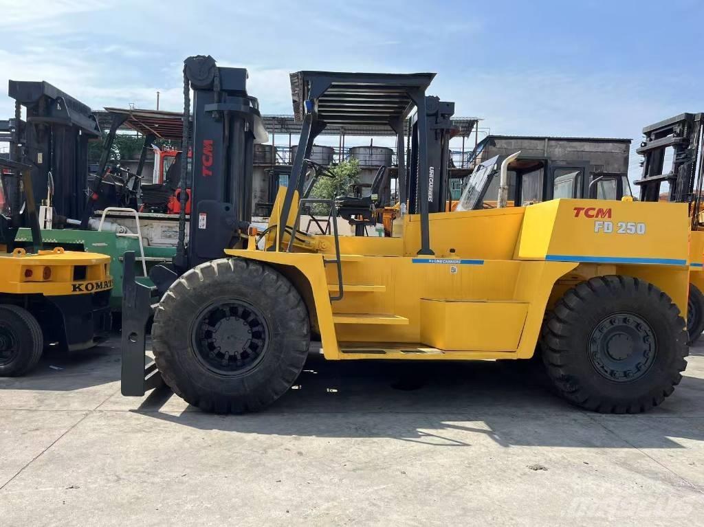 TCM FD 25 Empilhadores Diesel