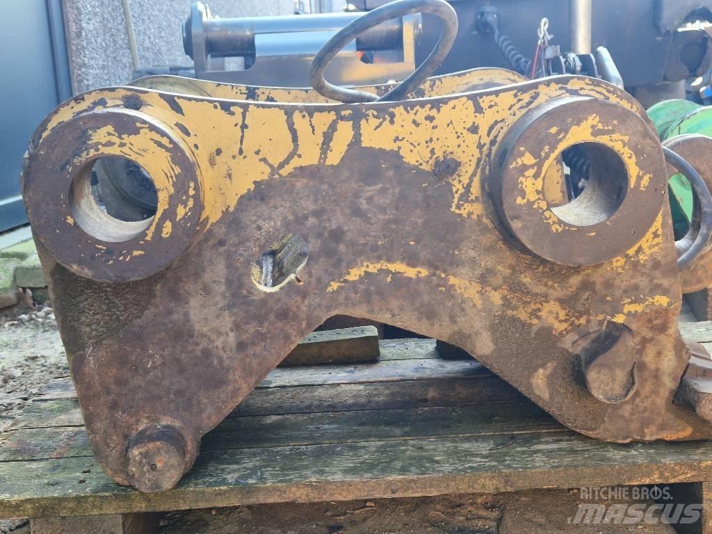 CAT CW40S  - 320D Conectores