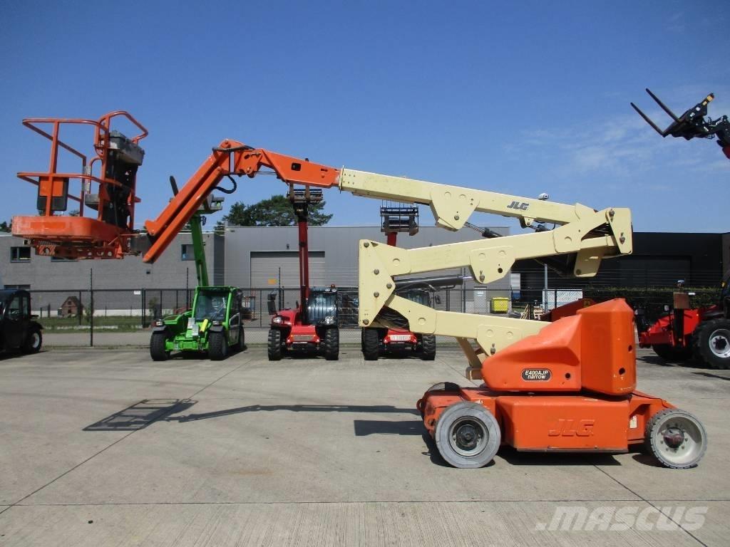JLG E400 AJPN (687) Plataformas de braço compactas auto-propulsão