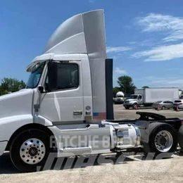 Volvo VNL 64T200 Tractores (camiões)