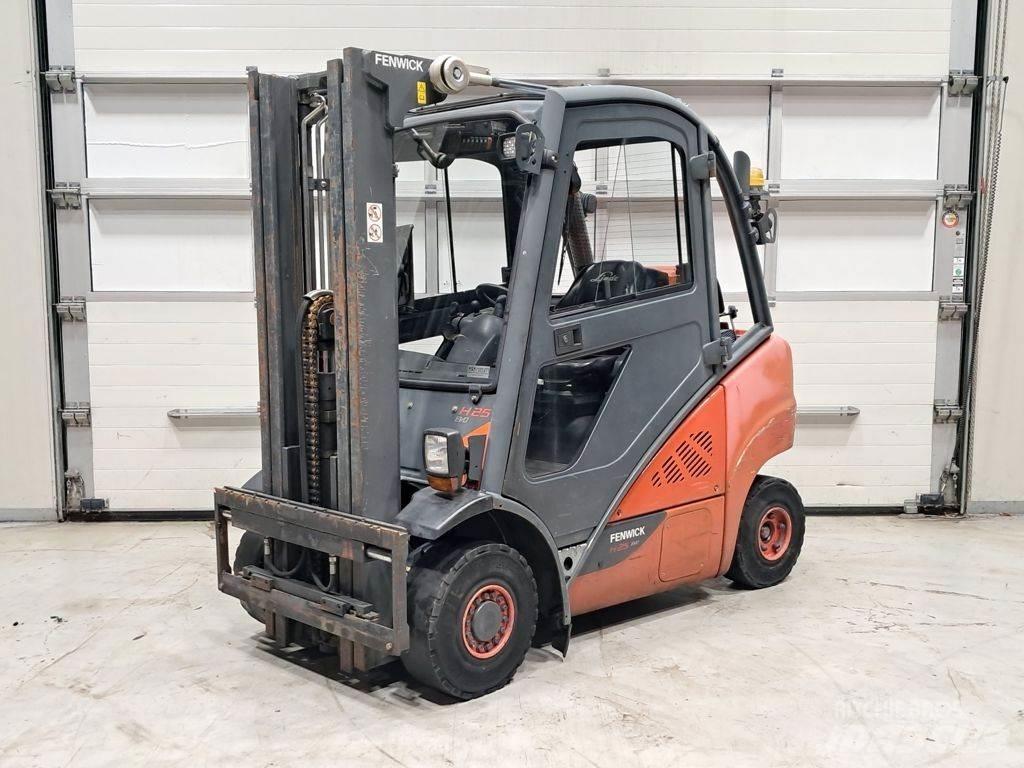 Linde H25T-02 Empilhadores a gás