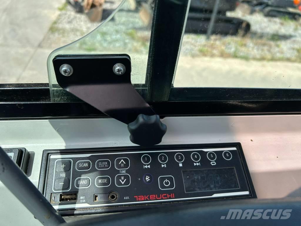 Takeuchi TB 216 Carregadoras de direcção deslizante