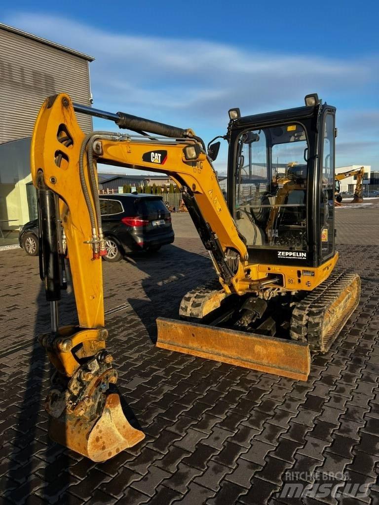 CAT 302.7 DCR Mini Escavadoras <7t