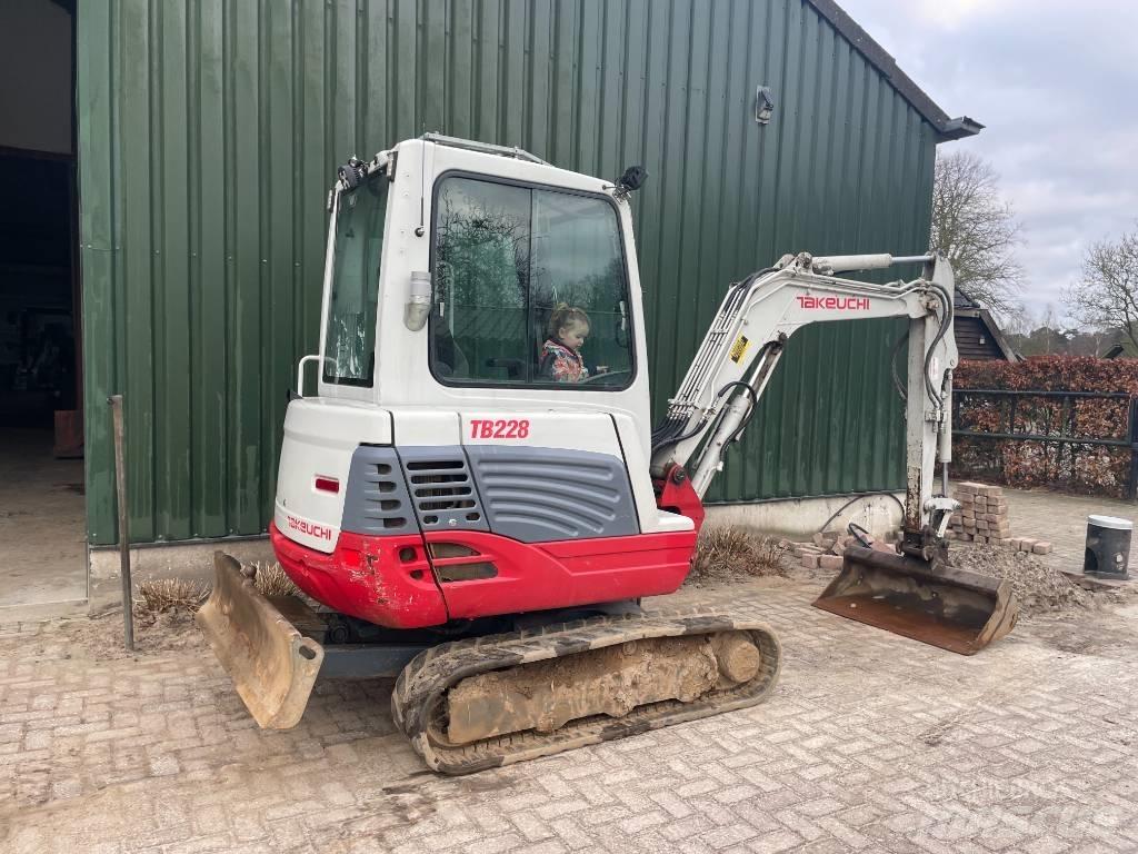 Takeuchi TB 228 Mini Escavadoras <7t