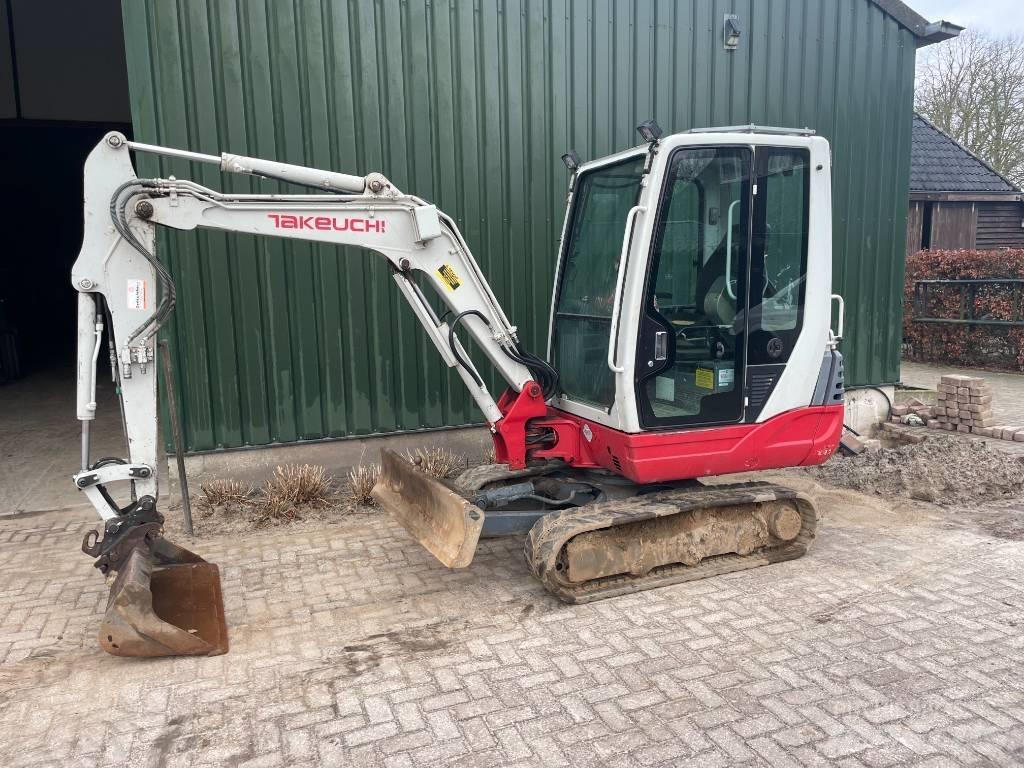 Takeuchi TB 228 Mini Escavadoras <7t