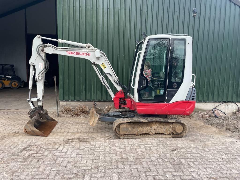 Takeuchi TB 228 Mini Escavadoras <7t