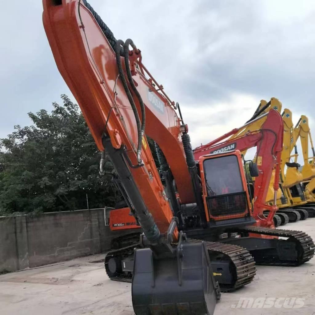 Doosan DX 300 Escavadoras de rastos