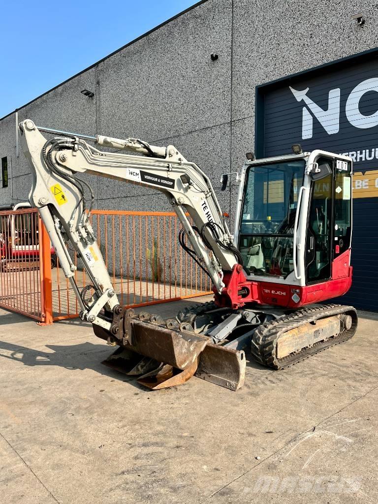 Takeuchi TB 235 Mini Escavadoras <7t