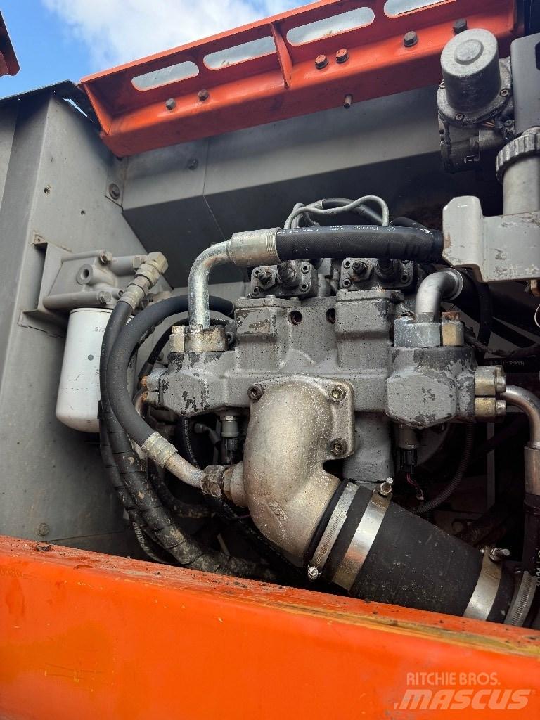 Hitachi ZX 210 Escavadoras de rastos