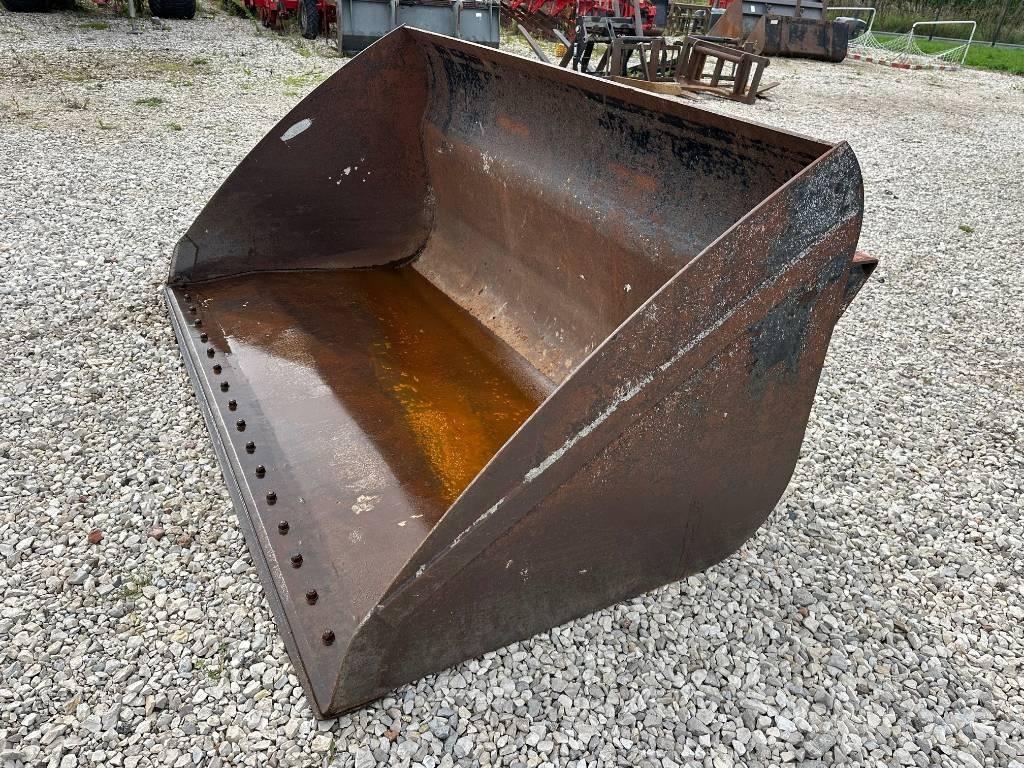  ŁYŻKA MANITOU 2,4 M Outros acessórios de carga e escavação