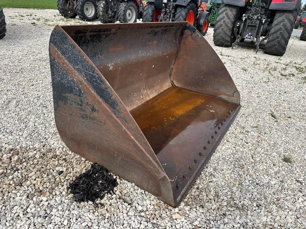  ŁYŻKA MANITOU 2,4 M Outros acessórios de carga e escavação