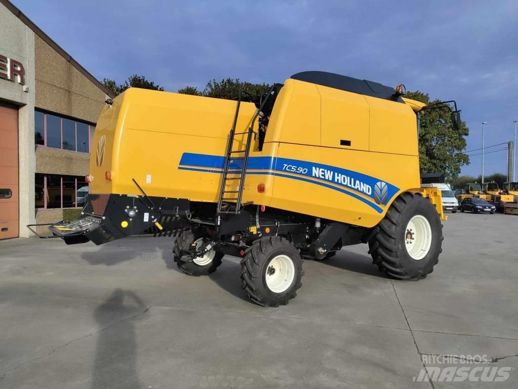 New Holland TC 5.90 Ceifeiras debulhadoras