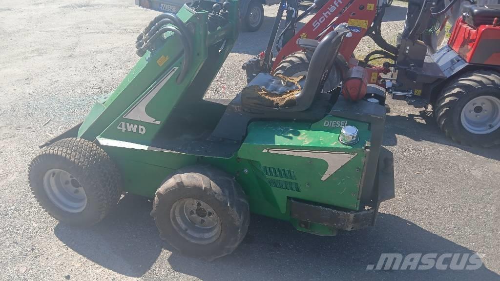 Avant 320 Carregadora multifunções