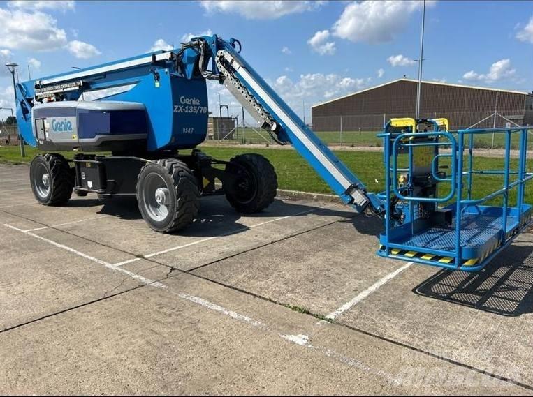 Genie ZX 135/70 Elevadores braços articulados