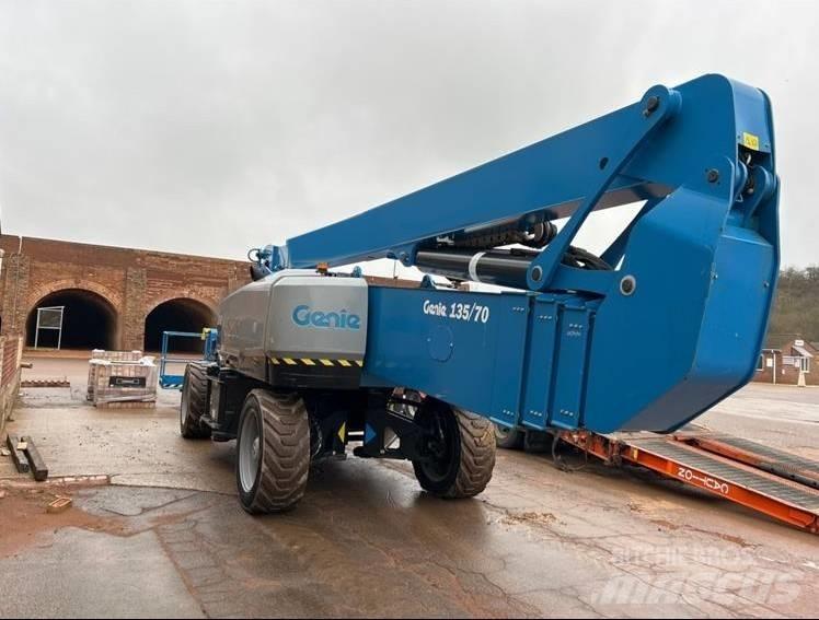 Genie ZX 135/70 Elevadores braços articulados