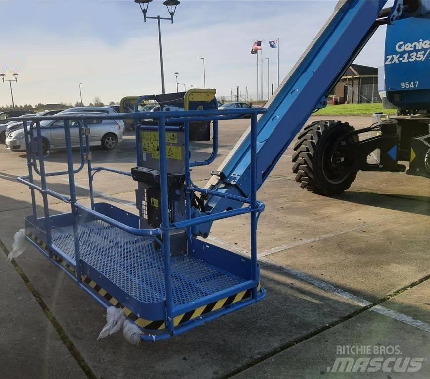 Genie ZX 135/70 Elevadores braços articulados