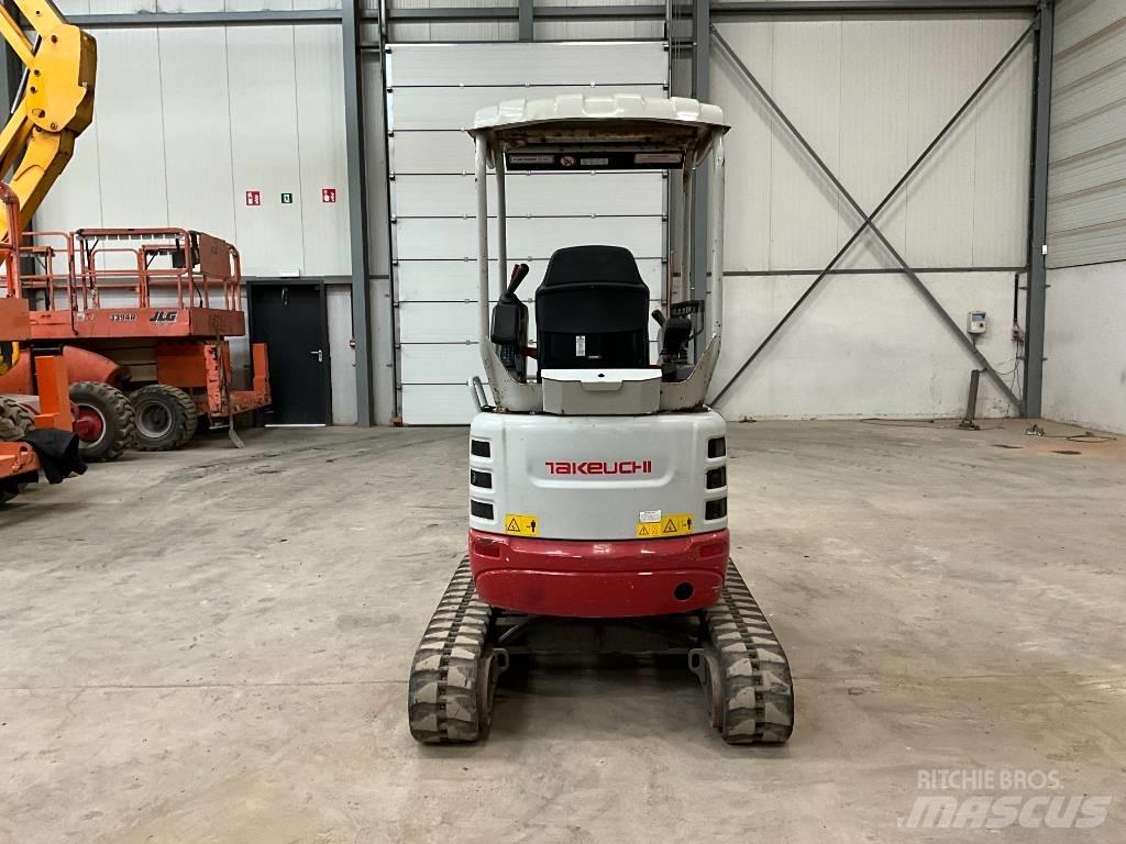 Takeuchi TB 215 R Mini Escavadoras <7t