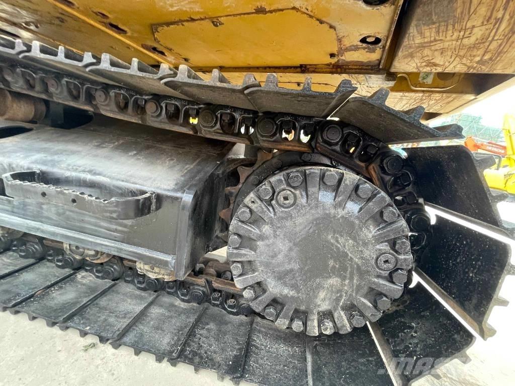 CAT 323 D Escavadoras de rastos